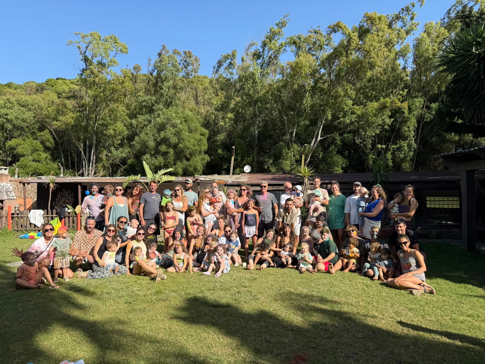Familias compartiendo tiempo juntas